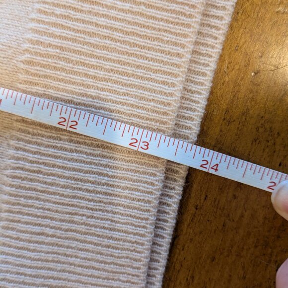 Pringle Scotland 100% Cashmere Pink Turtleneck Size Med Womens VTG 80's Sweater - Picture 14 of 15